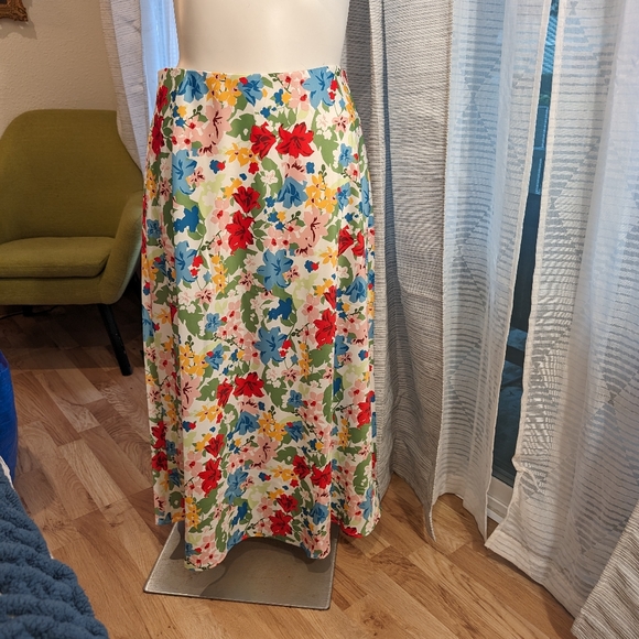 Dresses & Skirts - Floral print satin skirt - size 14 - Eloquii